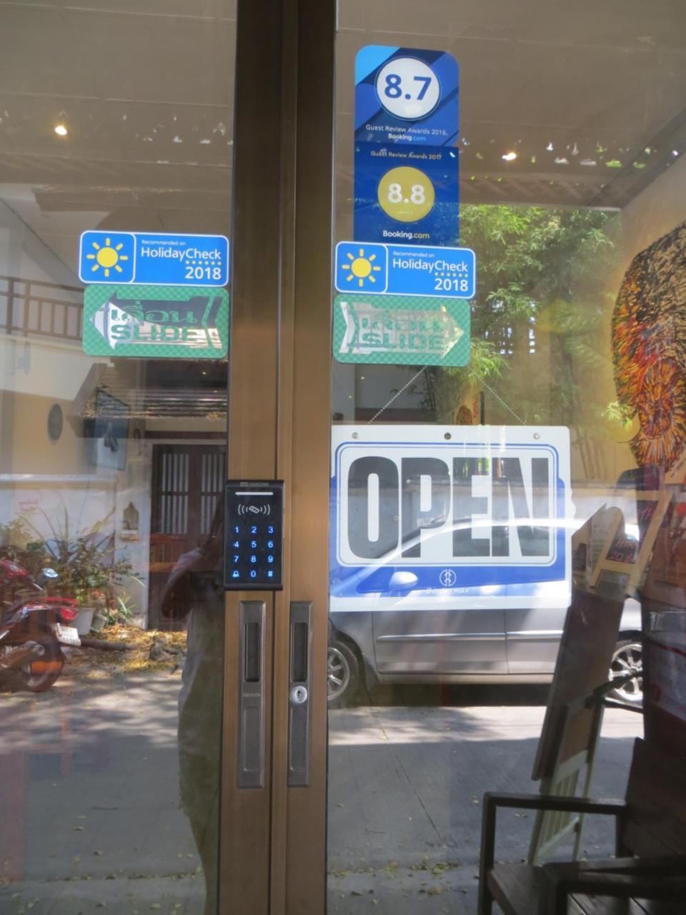 La Maison Verte Hostel เชียงใหม่ ภายนอก รูปภาพ